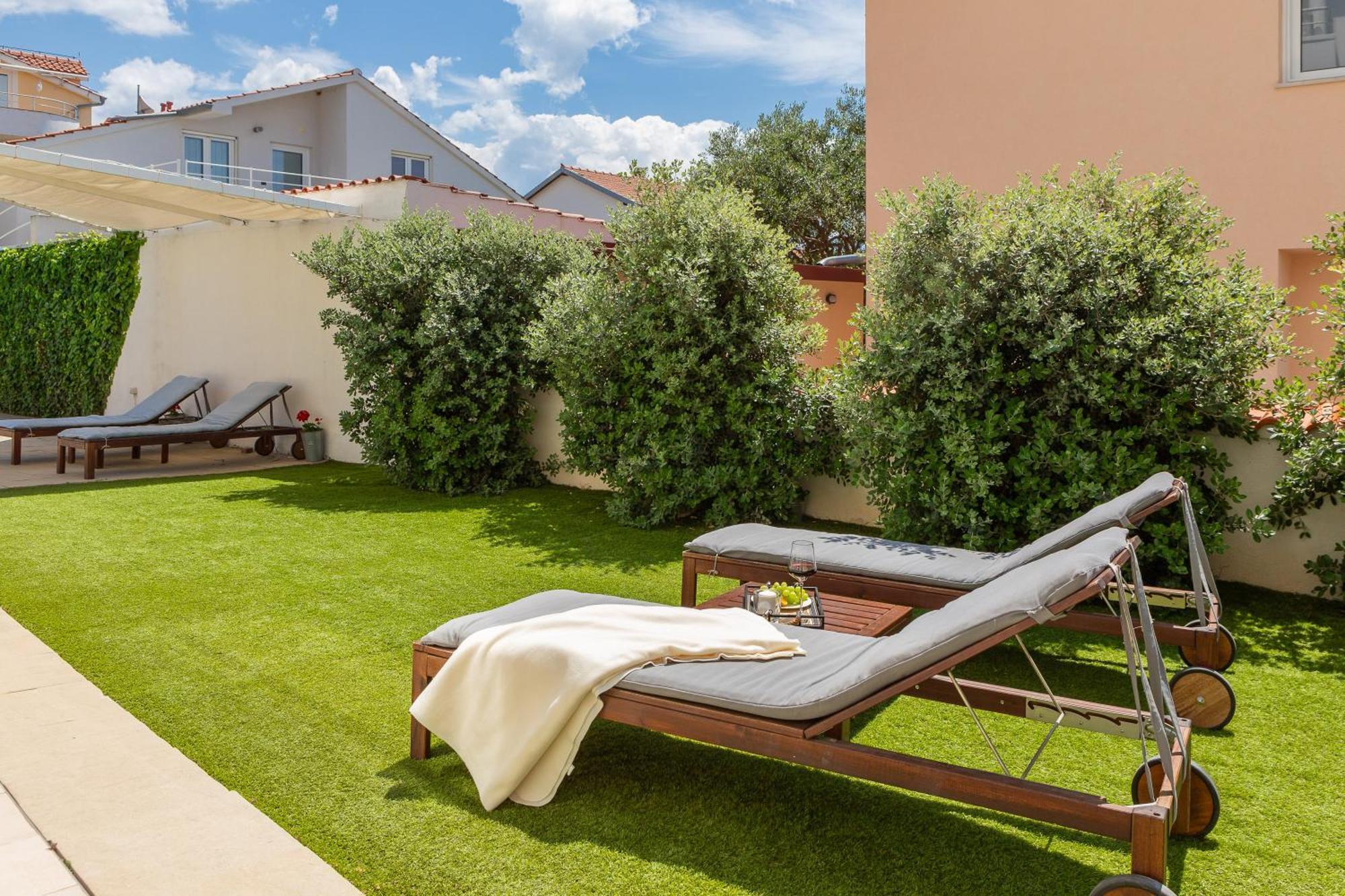 Apartments Tihi III Vodice Bagian luar foto
