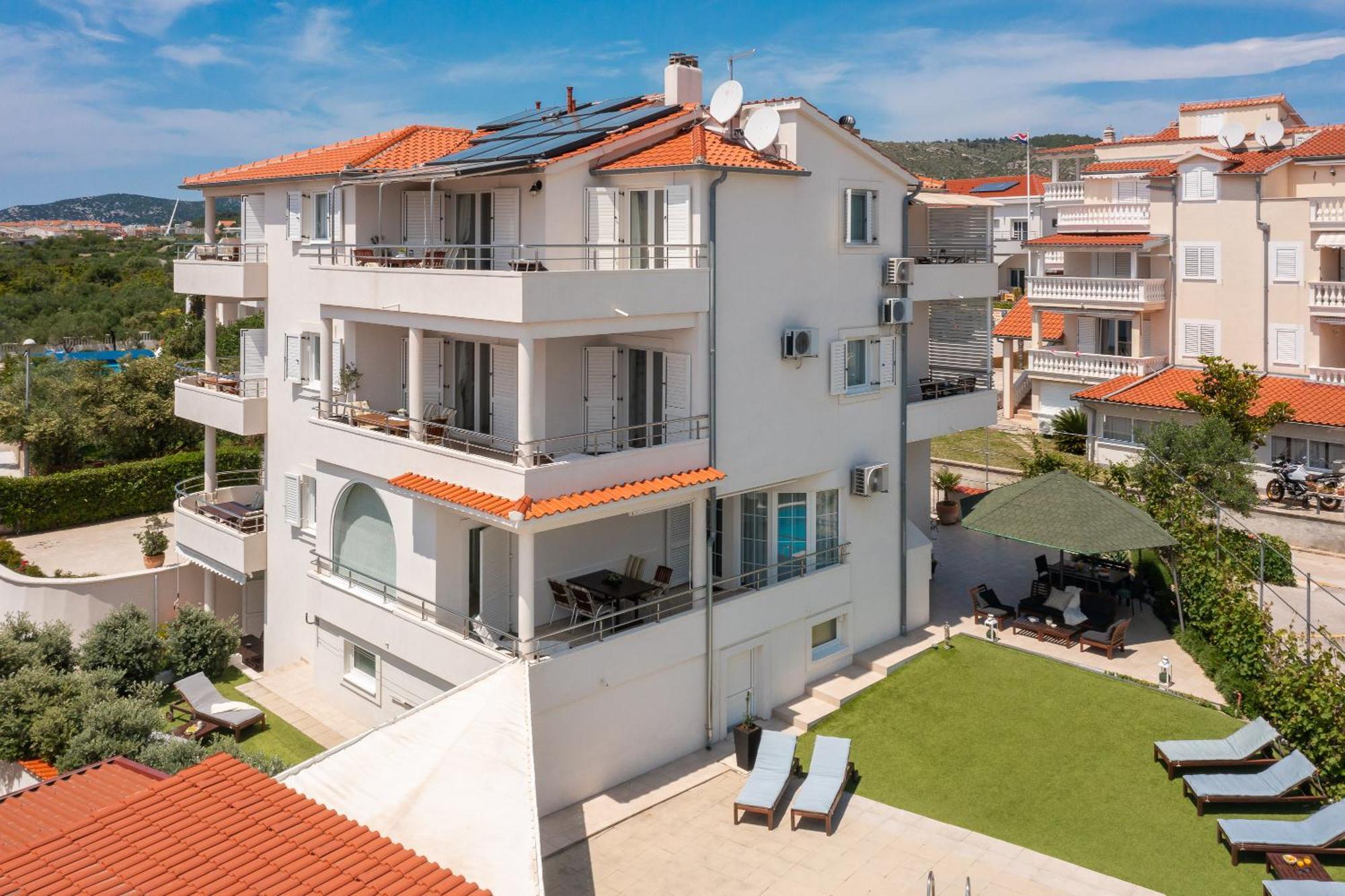 Apartments Tihi III Vodice Bagian luar foto