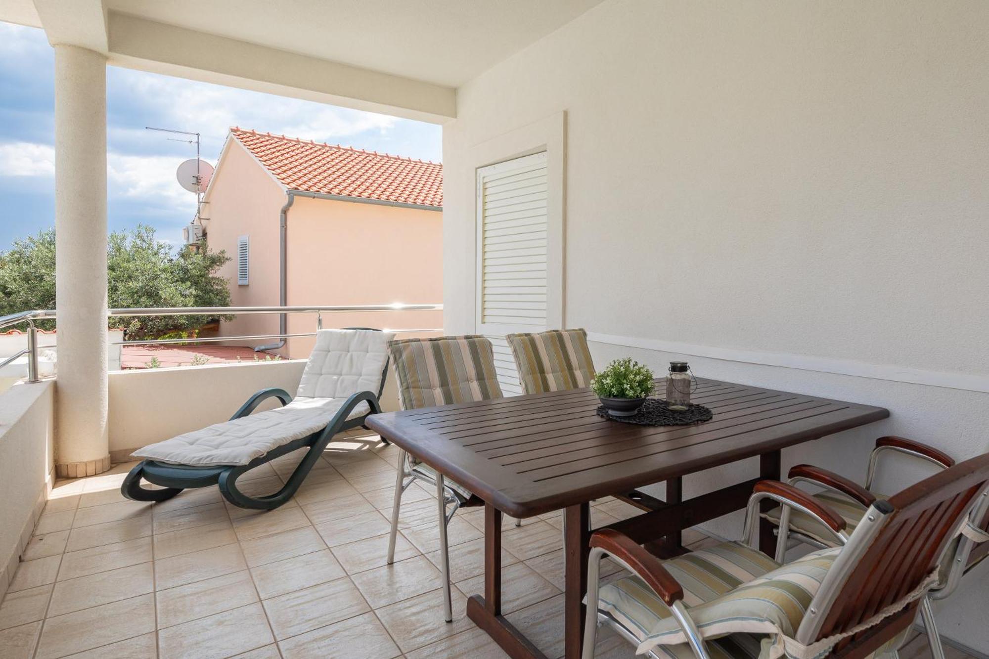 Apartments Tihi III Vodice Bagian luar foto
