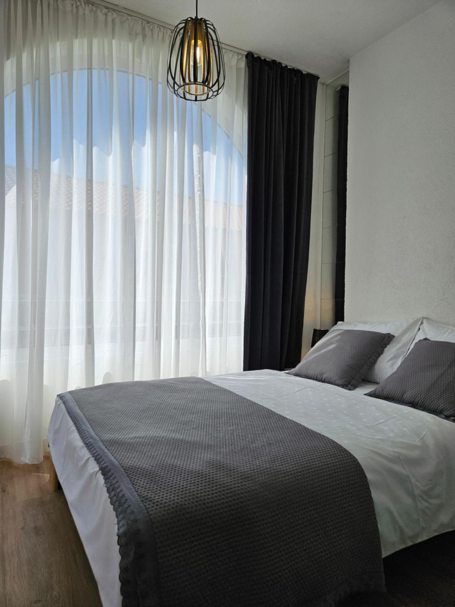 Apartments Tihi III Vodice Bagian luar foto